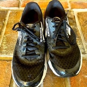 Womens Brooks Launch 3 9.5 running shoes
